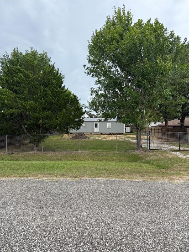 Property Photo:  1215 Trinity Street  TX 77514 