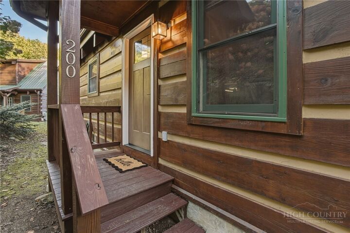 Property Photo: 200 Apple Ridge Lane NC 28605