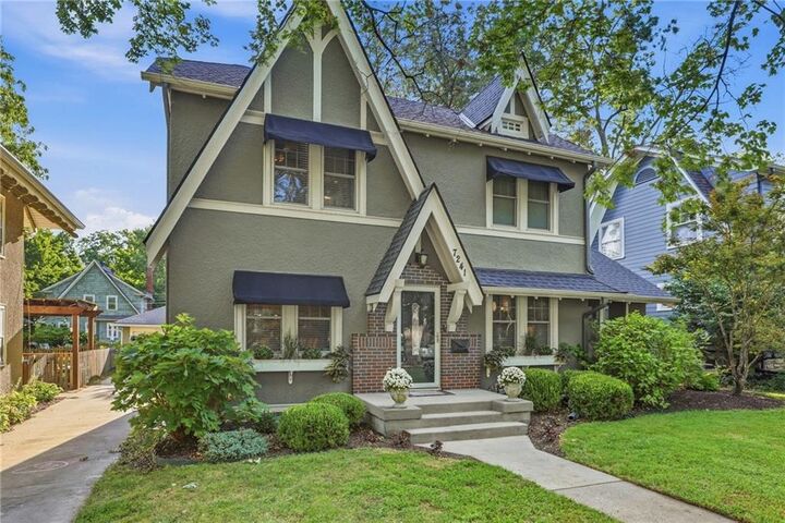 Property Photo: 7241 Belleview Avenue MO 64114
