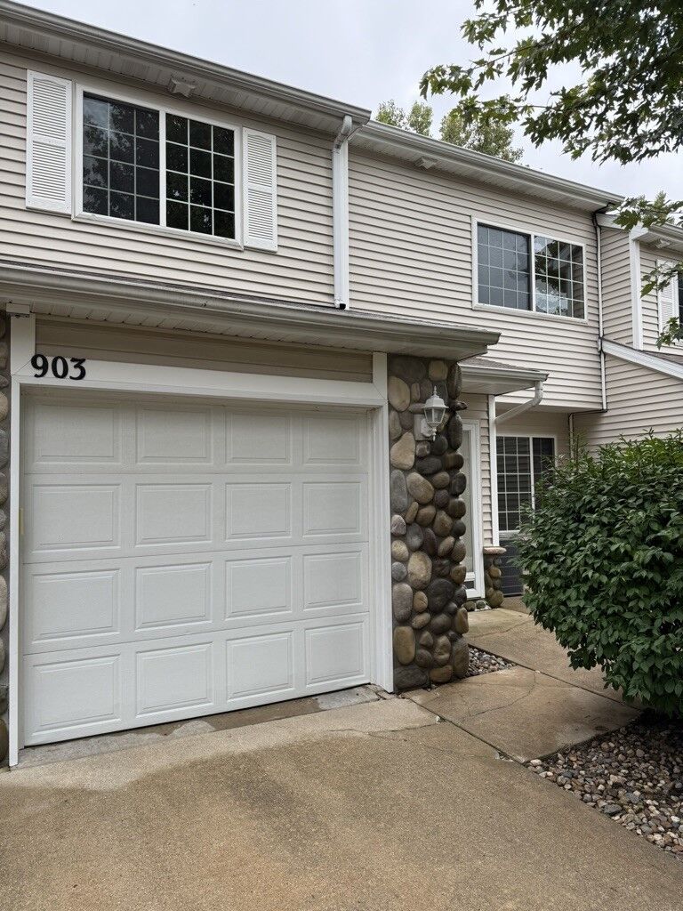 Property Photo: 3799 Village Run Drive 903 IA 50317