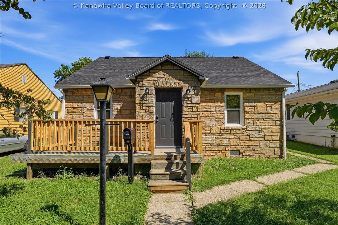 Property Photo: 631 Chestnut Street WV 25530