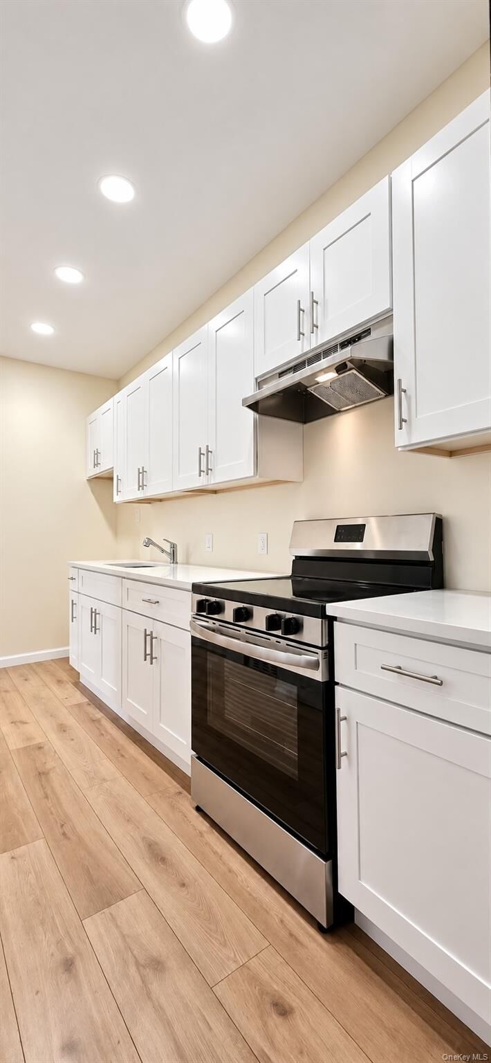 Property Photo:  12 Balfour Street 3  NY 10305 