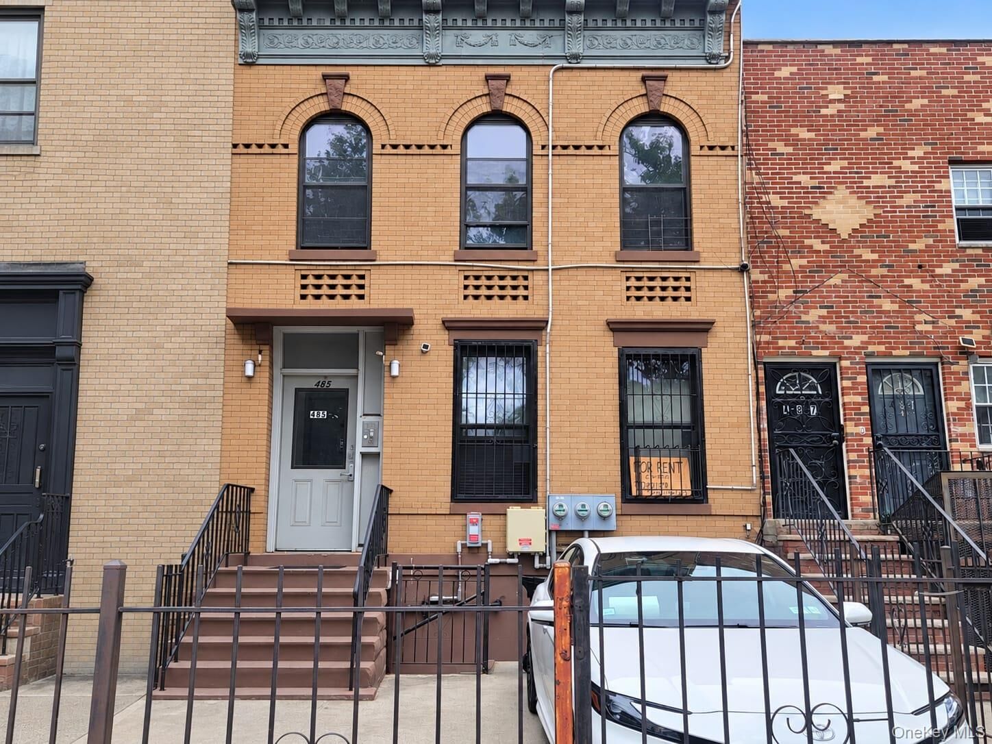 Property Photo:  485 Pennsylvania Avenue  NY 11207 
