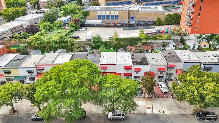 Property Photo:  1333 Intervale Avenue  NY 10459 