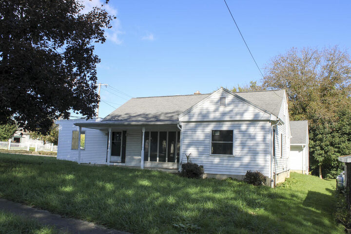 Property Photo:  17 Hollister Street  OH 44847 
