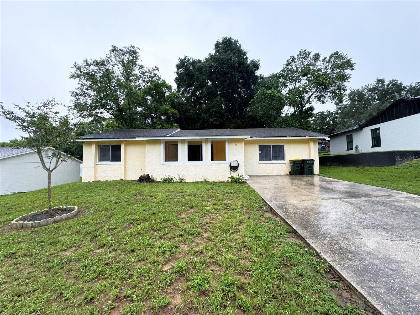 Property Photo:  231 N Disston Avenue  FL 34711 
