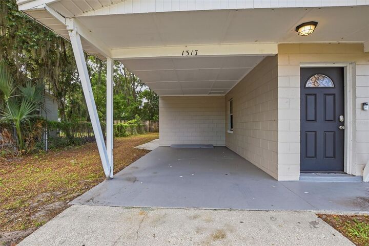 Property Photo: 1317 Braebury Drive FL 34748