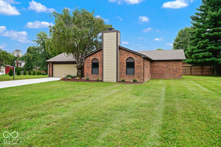 Property Photo:  11331 Bloomfield Court  IN 46259 