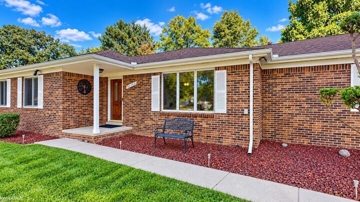 Property Photo:  45440 Wakefield Street  MI 48317 