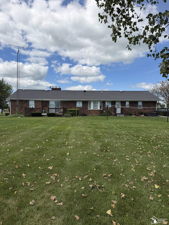 Property Photo: 1011 Strasburg Road MI 48161