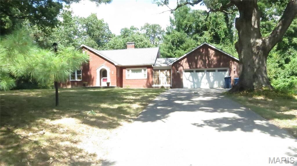 Property Photo: 2315 Fairview Drive IL 62002