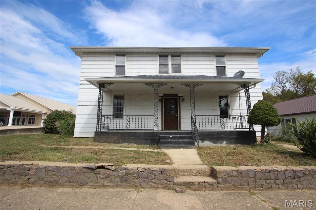 Property Photo:  205 E 2nd Street  MO 63620 