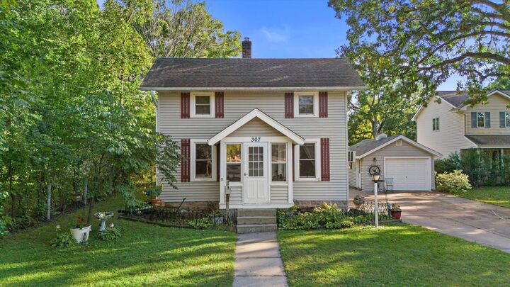 Property Photo:  307 Lincoln Ave  WI 53149 