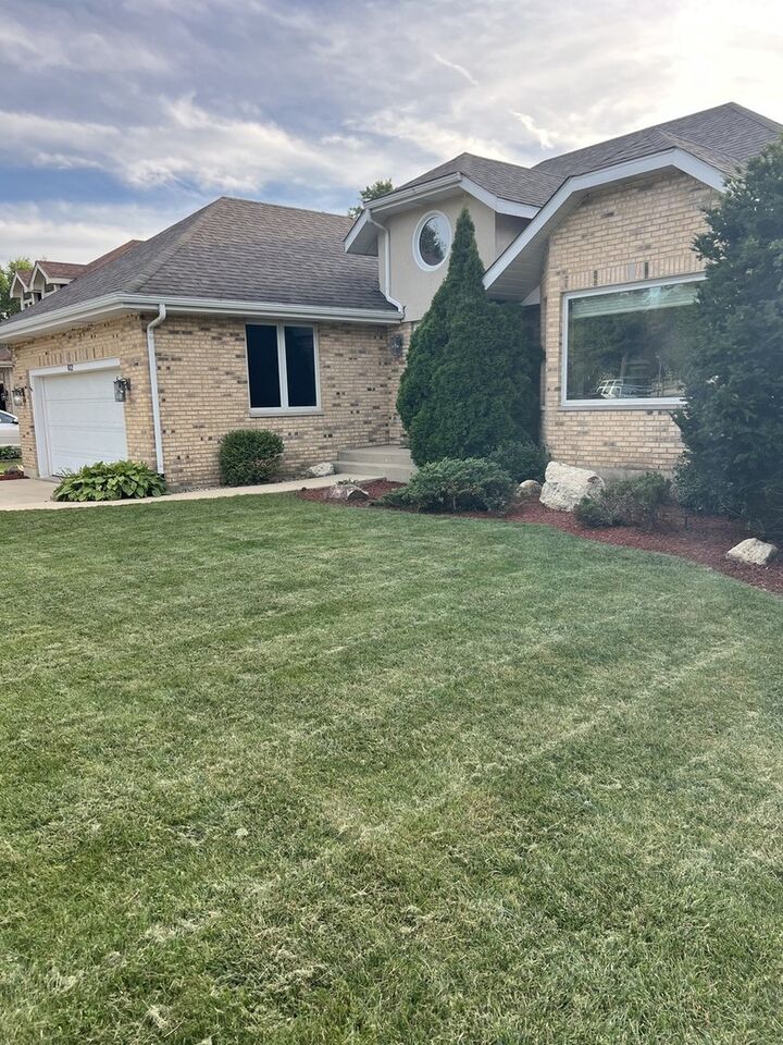 Property Photo:  612 Edelweiss Drive  IL 60002 