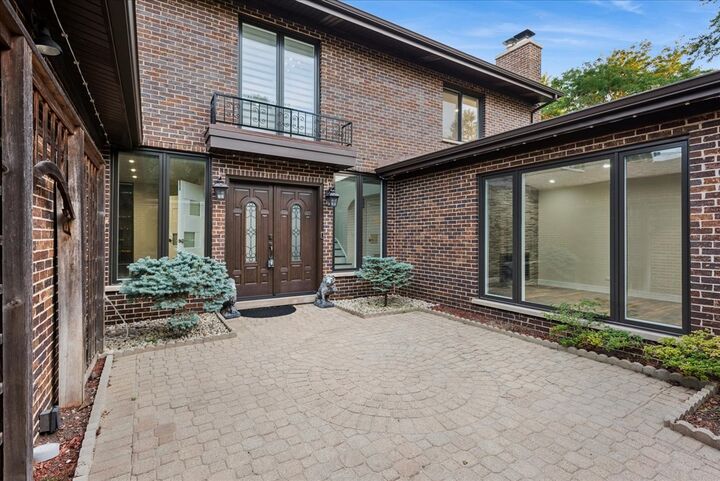 Property Photo: 505 Rue Royale IL 60010