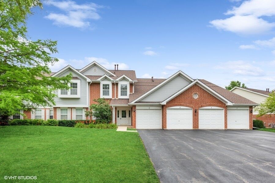 Property Photo:  240 Ashbury Lane W 6  IL 60172 