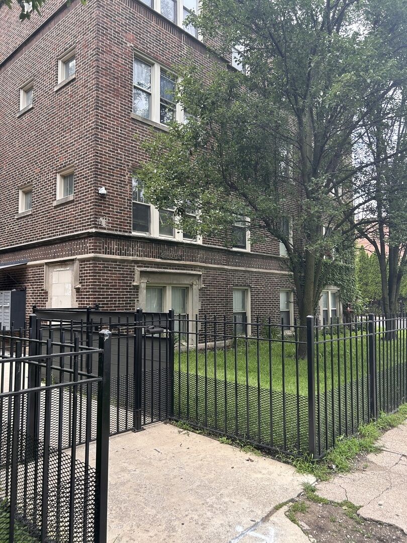 Property Photo: 4400 S Drexel Boulevard 411 IL 60653