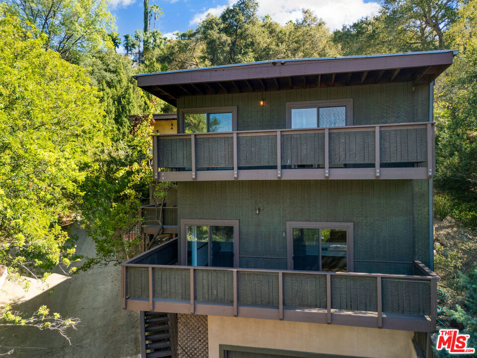 Property Photo:  3602 S Lankershim Boulevard  CA 90068 