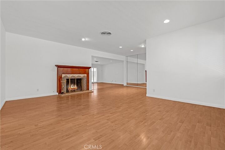 Property Photo: 6015 Sunnyslope Ave CA 91401