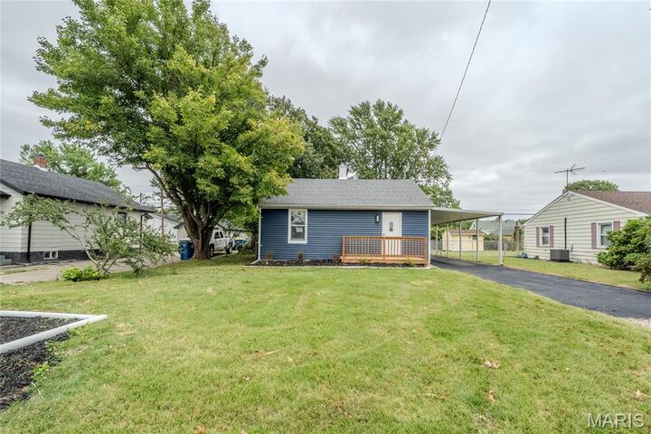Property Photo: 1713 Moro Avenue IL 62040