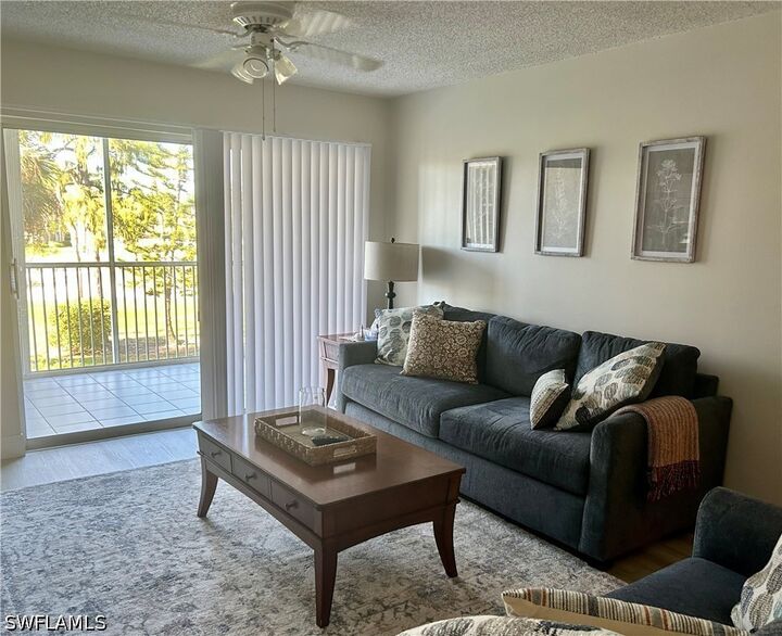 Property Photo:  441 Quail Forest Boulevard 204  FL 34105-5504 