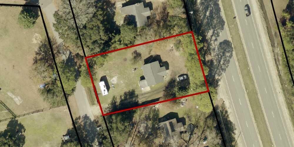 Property Photo: 4165 Highway 87 FL 32566