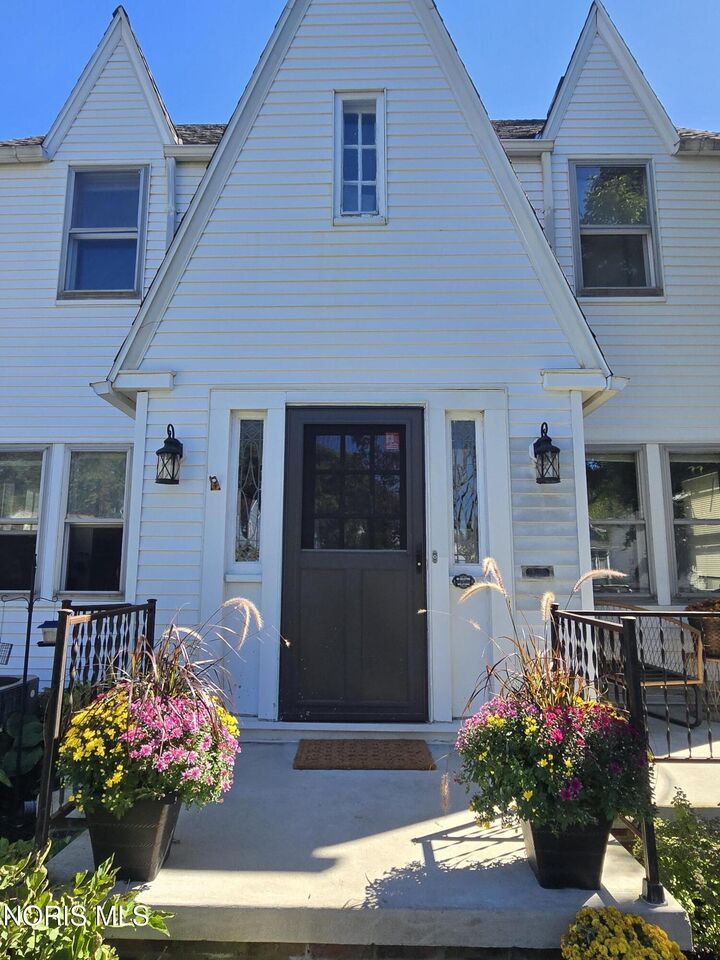 Property Photo:  1367 Glenview Road  OH 43614 
