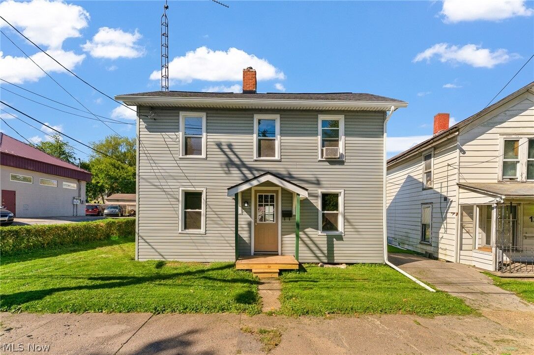 Property Photo:  121 Jerome Street  OH 44432 