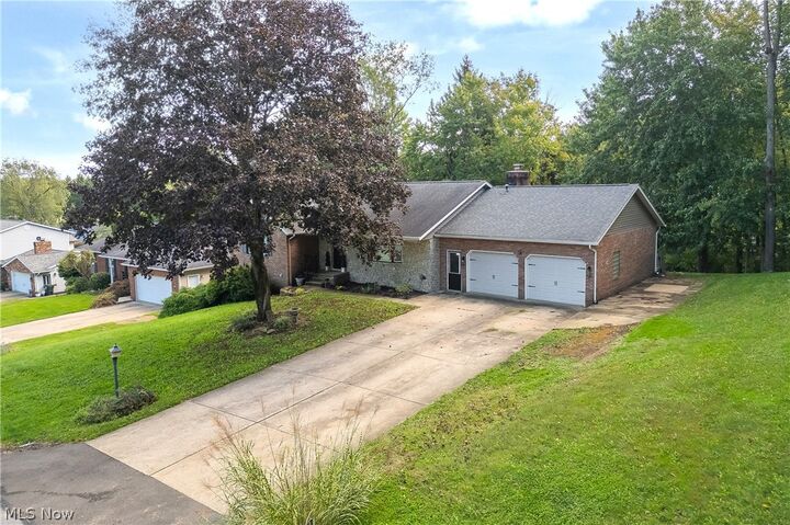 Property Photo:  956 Brockton Avenue NW  OH 44646 