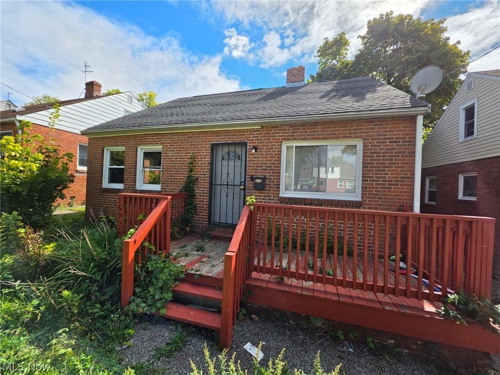 Property Photo:  16906 Palda Drive  OH 44128 