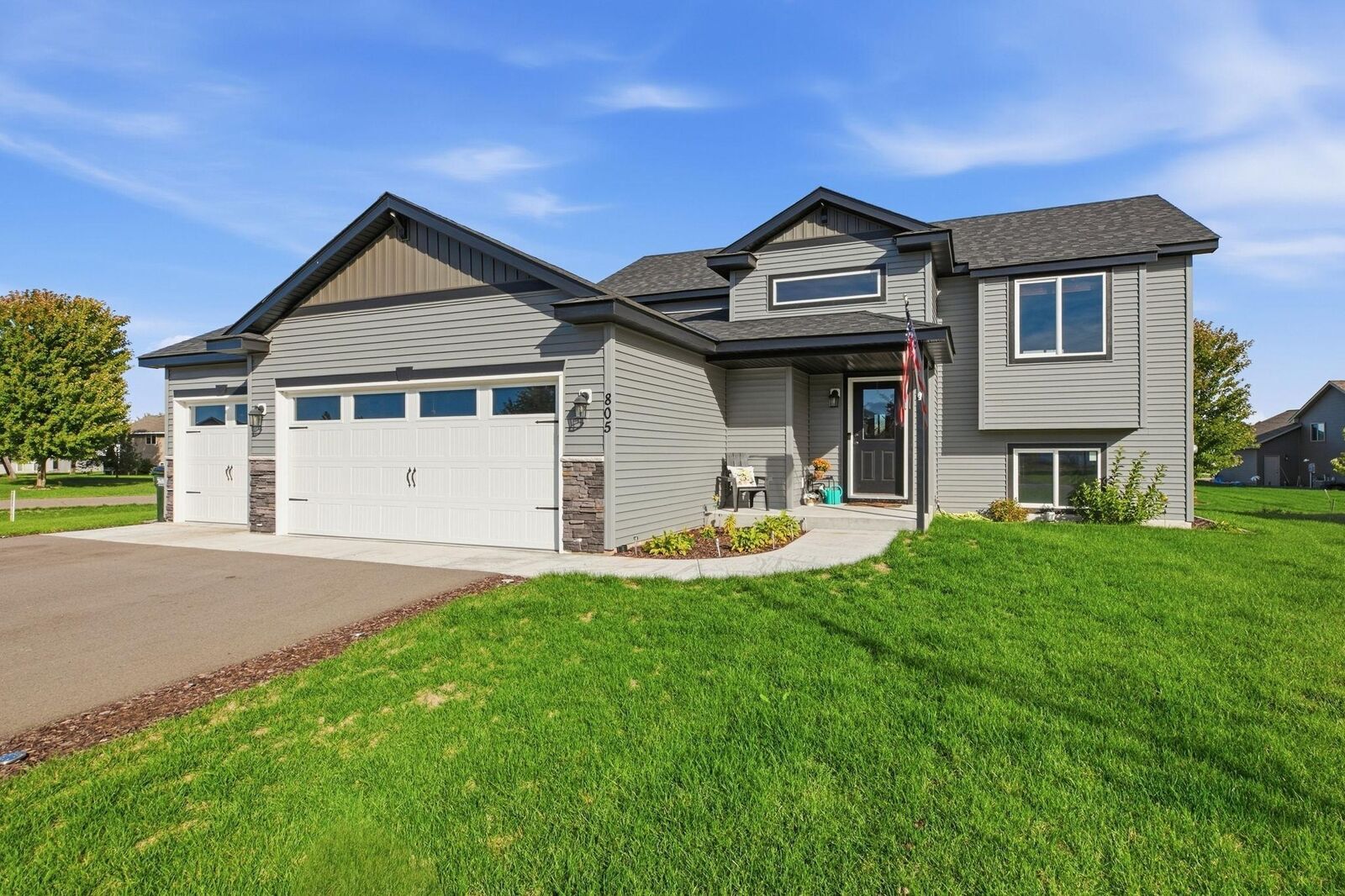 Property Photo:  805 2 1/2 Avenue SW  MN 56367 