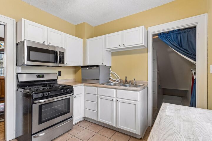 Property Photo:  524 Lexington Parkway N  MN 55104 