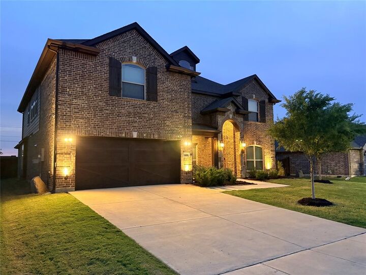 Property Photo:  1606 Nighthawk Lane  TX 76063 