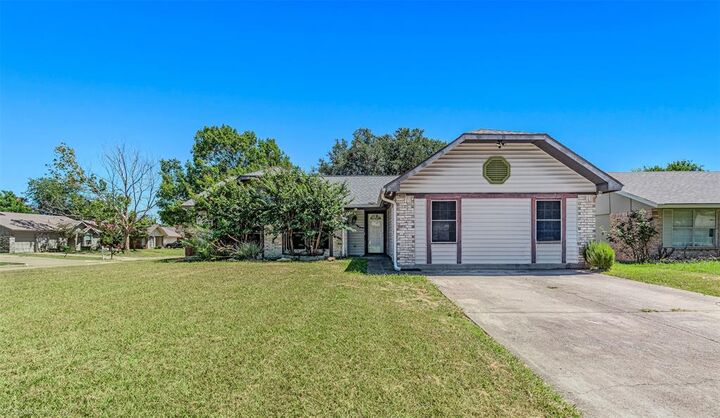Property Photo:  214 Mapleridge Drive  TX 75032 