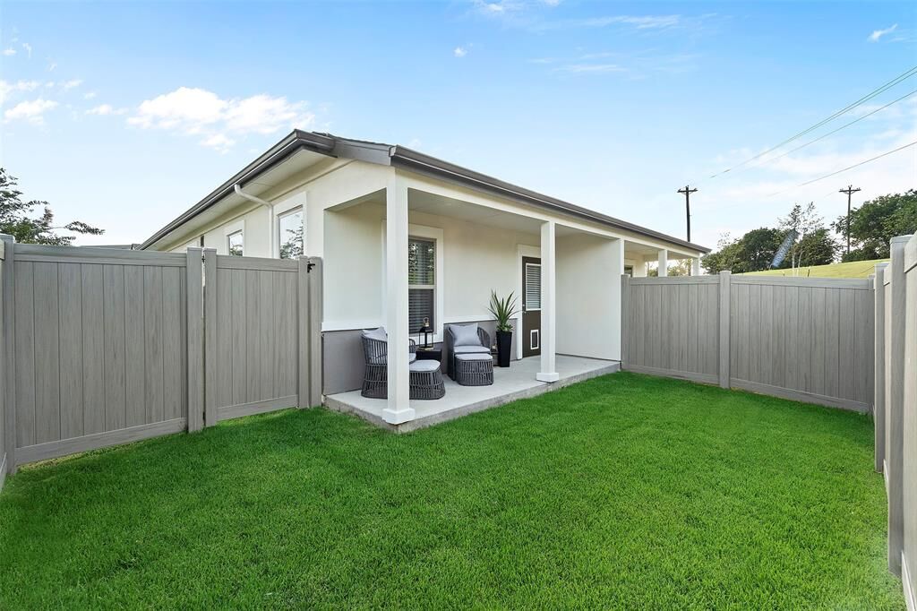 Property Photo:  3903 Banks  TX 75071 