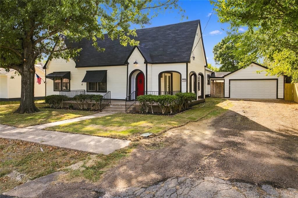 Property Photo:  1120 1st Street  TX 75432 