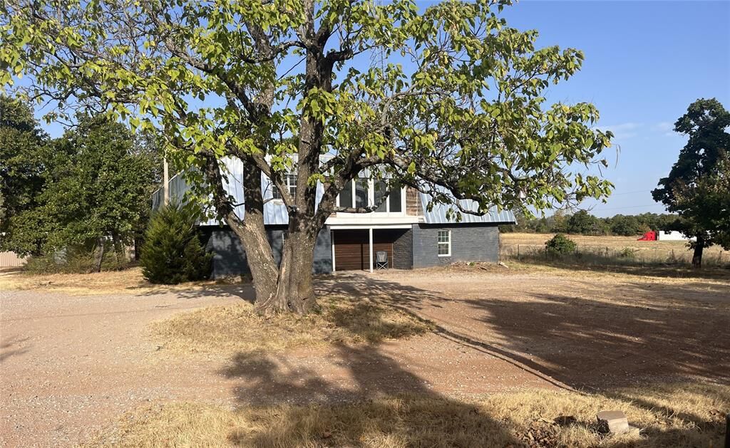 Property Photo:  205 Whispering Lane  OK 73065 