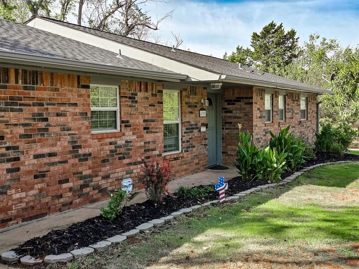 Property Photo:  4150 W Evergreen Drive  OK 73025 