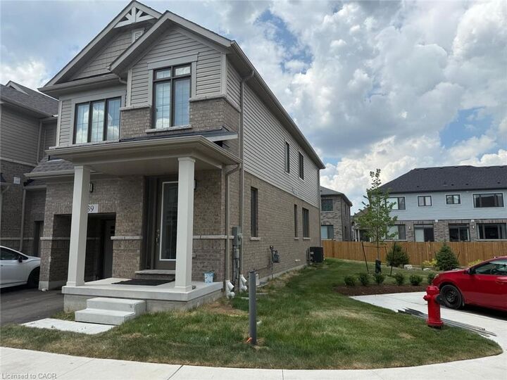 Photo de la propriété:  15 Blacklock Street 39  ON N1S 0E2 