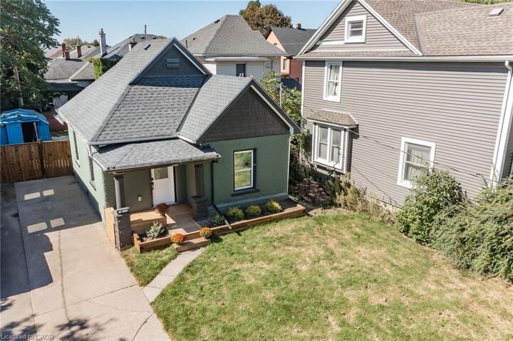 Property Photo:  69 York Street  ON L2R 6C6 