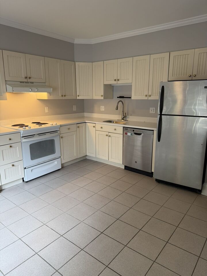 Property Photo:  24 Garden Street 2  MA 02138 