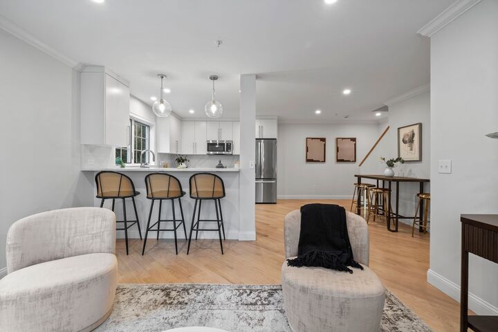 Property Photo:  200 Fayette 1  MA 02472 