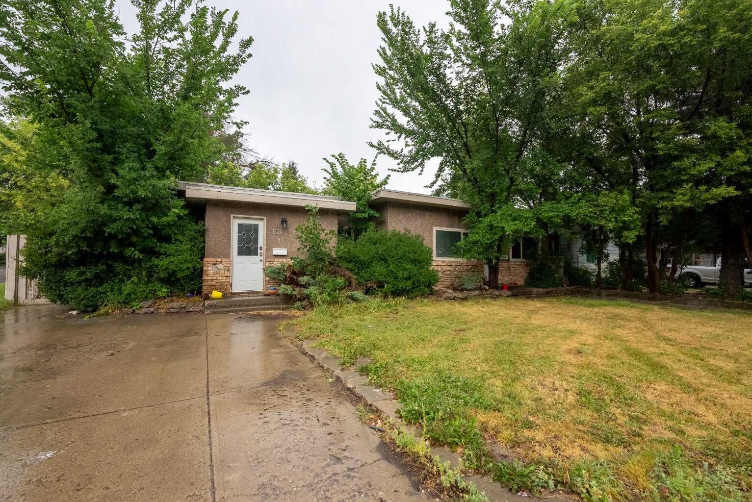 Property Photo:  1501 16 Avenue S  AB T1K 0Y7 