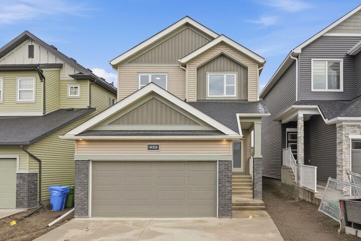 Property Photo:  433 Lewiston Landing NE  AB T3P 2P3 