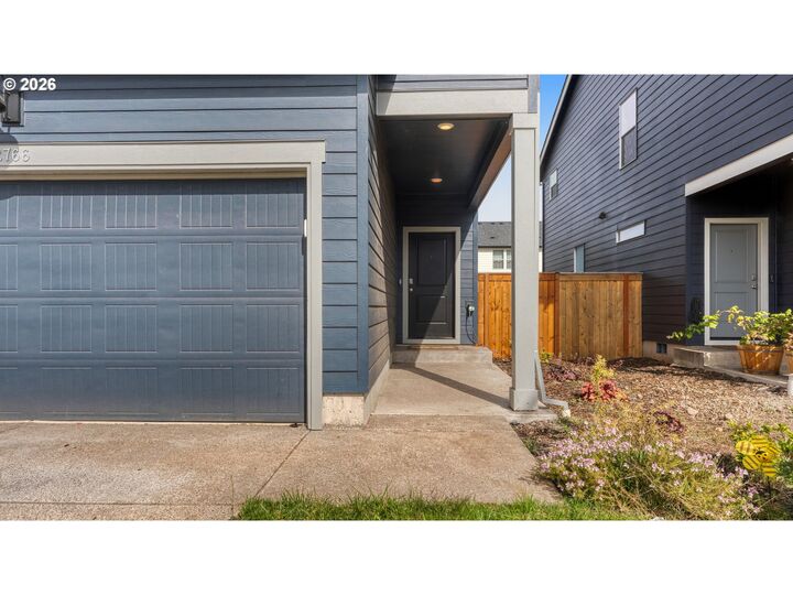 Property Photo: 2766 V St OR 97477