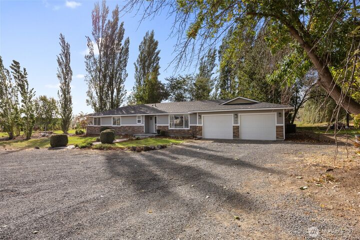 Property Photo:  6856  Rd E  NE  WA 98837 