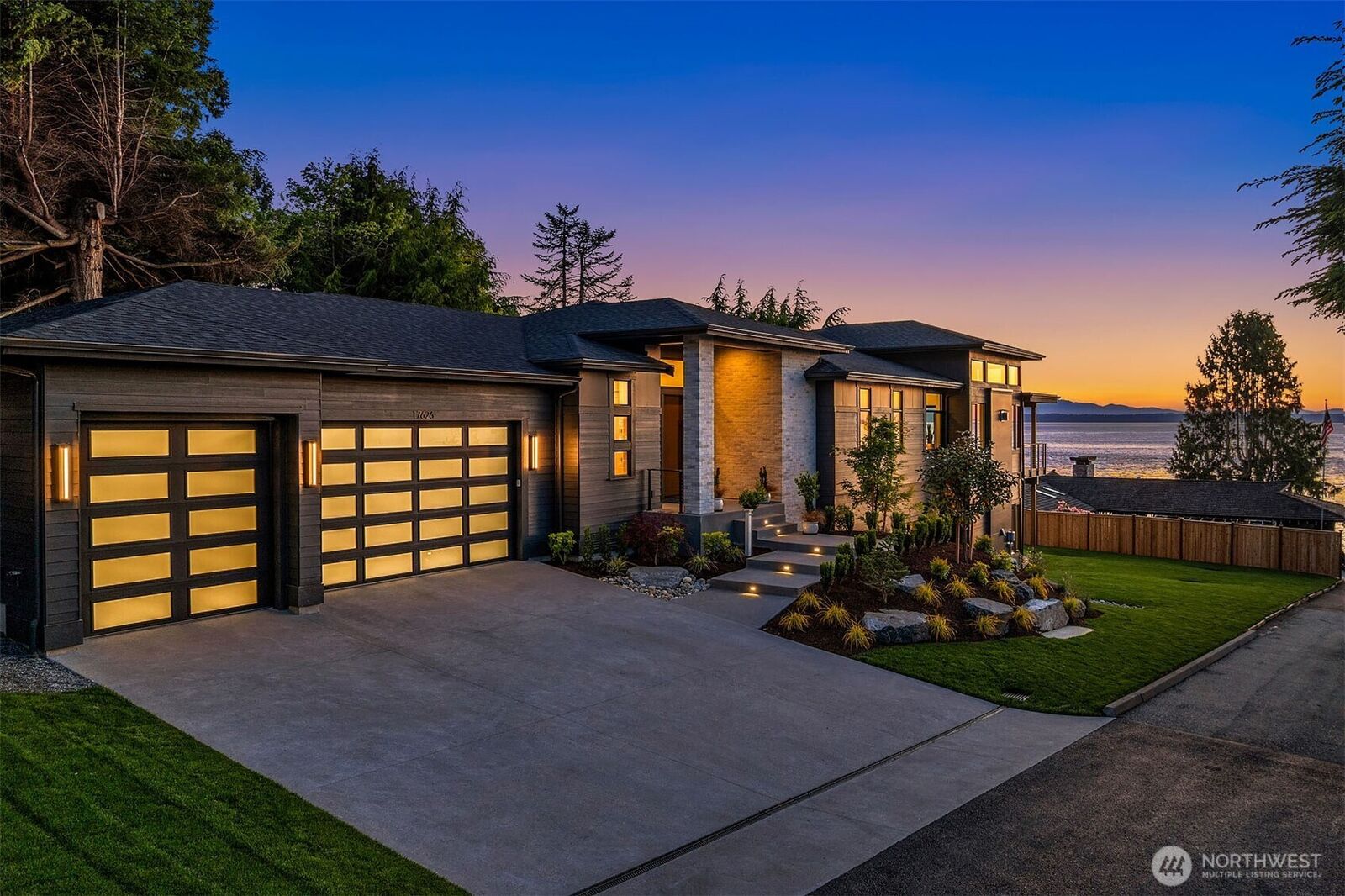 Property Photo:  17626  Talbot Road  WA 98026 