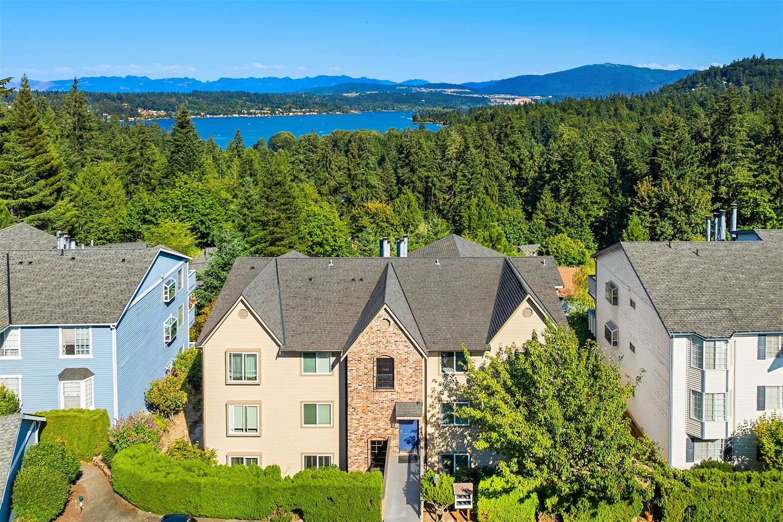 Property Photo: 3410 161st Court SE 32 WA 98008