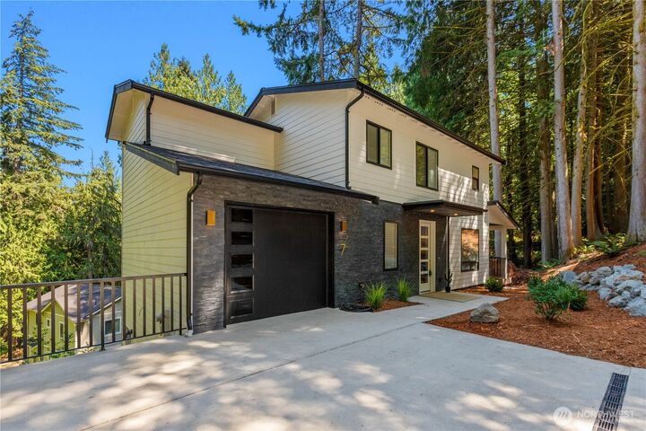 Property Photo:  7  Maple Court  WA 98229 