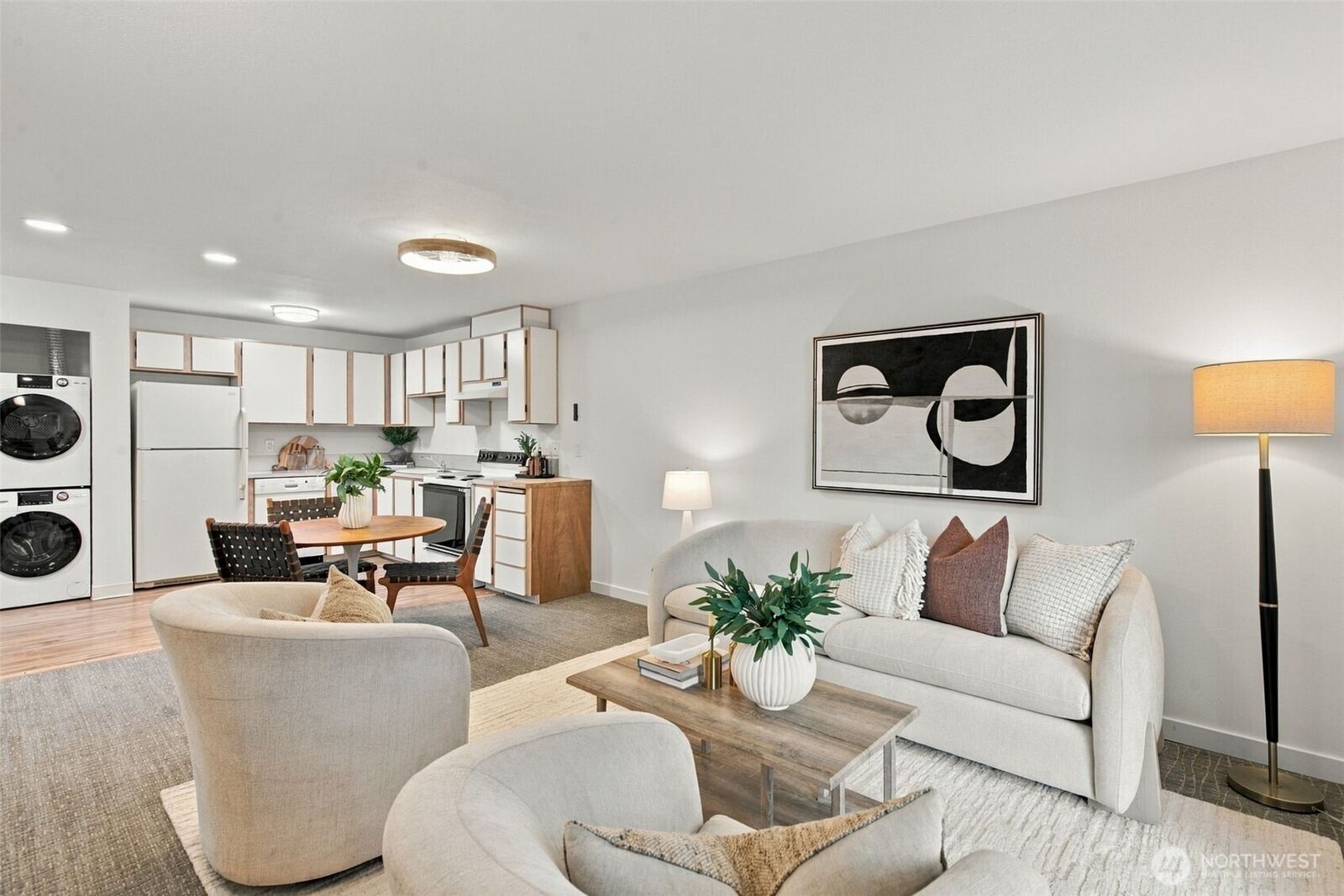 Property Photo: 5225 50th Avenue NE 204 WA 98105